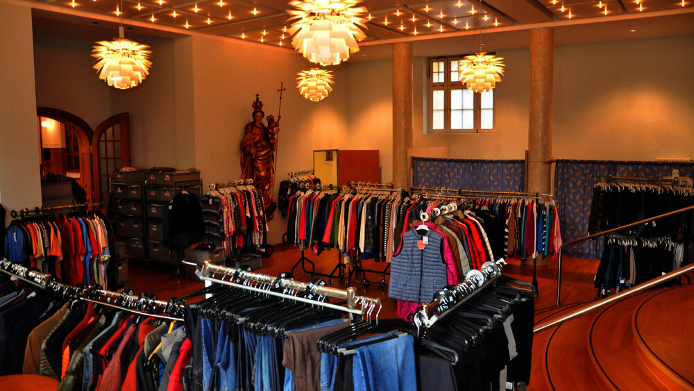 Modeverkauf im Festsaal St. Vinzenz